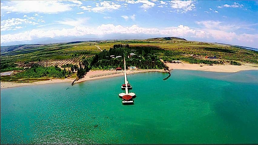 Самолет на Иссык-Куль